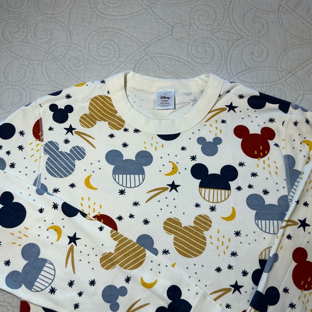 NEW! Hanna Andersson Disney Ears with Stars Moon Pajama Top women’s size Small - Picture 3 of 8